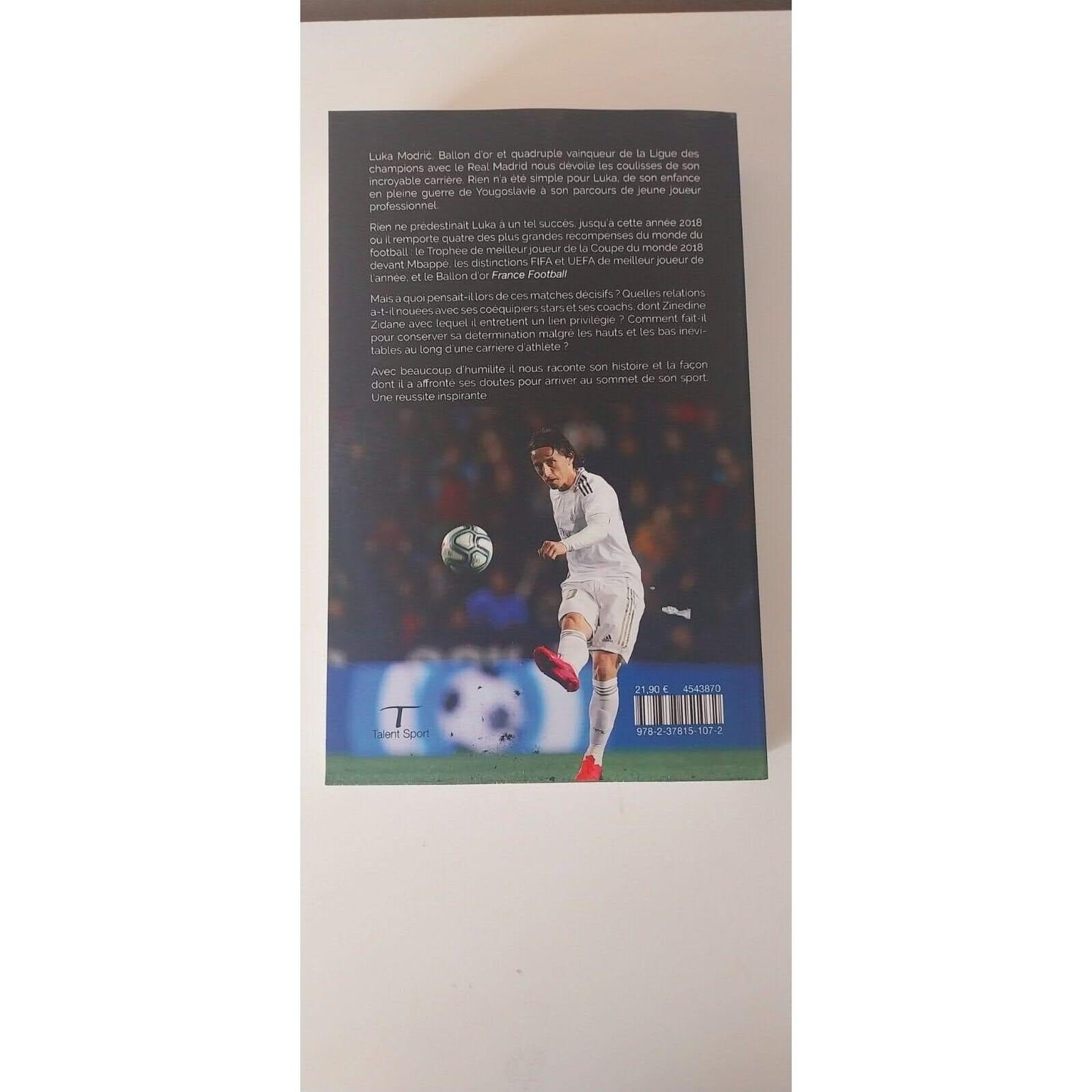 Luka Modric Mon jeu .Autobiographie. ballon d'or resume du livre