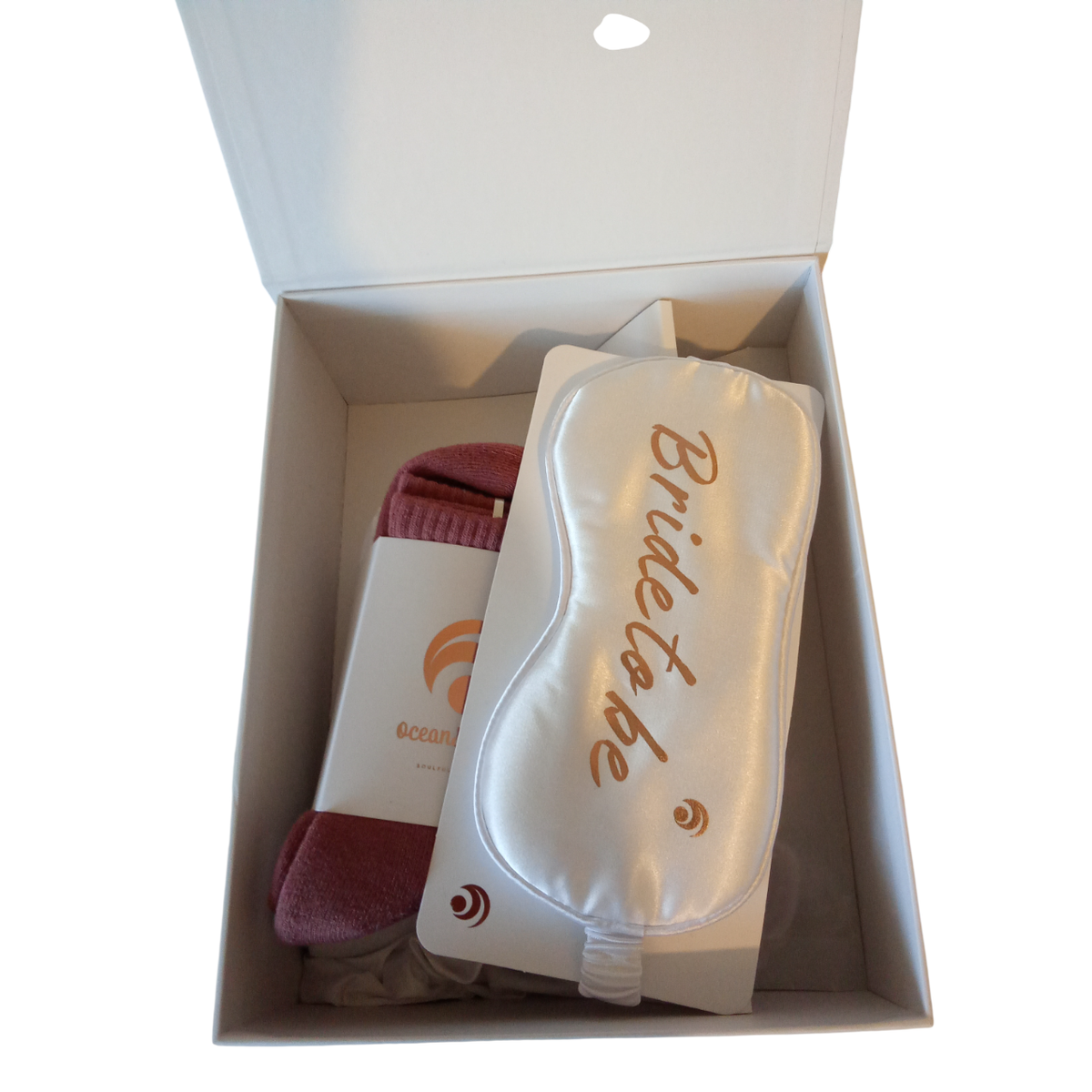 Contenu coffret mariage Bride to be - Kit détente future mariée avec masque satiné personnalisé Oceans Apart