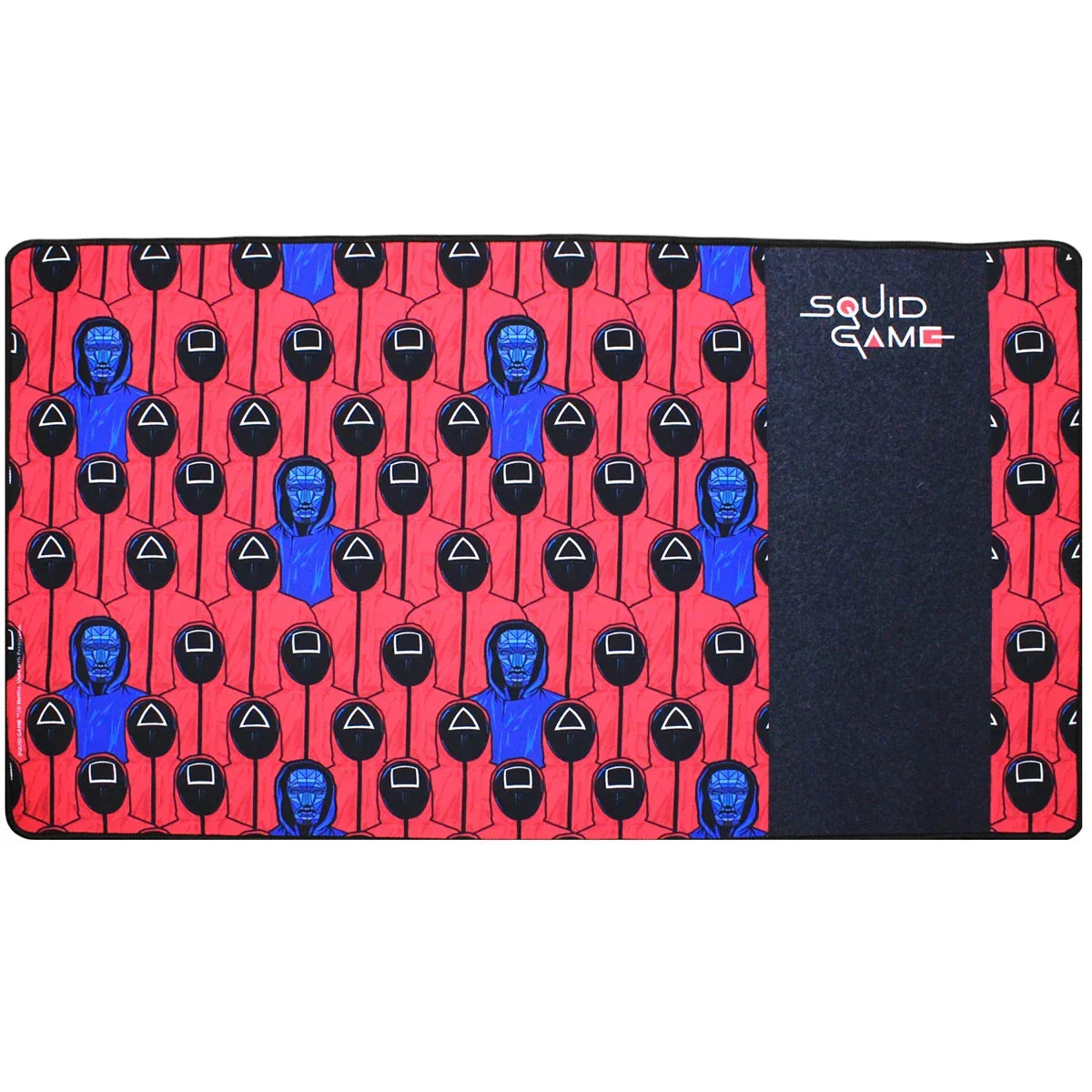 Tapis de souris XXL Squid Game vue détaillée - Motif complet avec gardes en rose et personnages masqués bleus - Zone noire avec logo Squid Game - Surface gaming 60x35cm