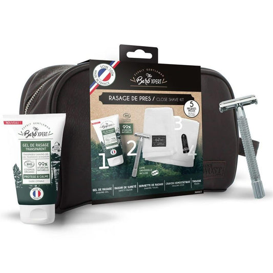 Kit rasage de près Frank Provost The Barb'Xpert avec trousse de voyage, rasoir de sûreté en laiton chromé, gel de rasage transparent et serviette de rasage. Idéal pour un rasage précis et confortable.