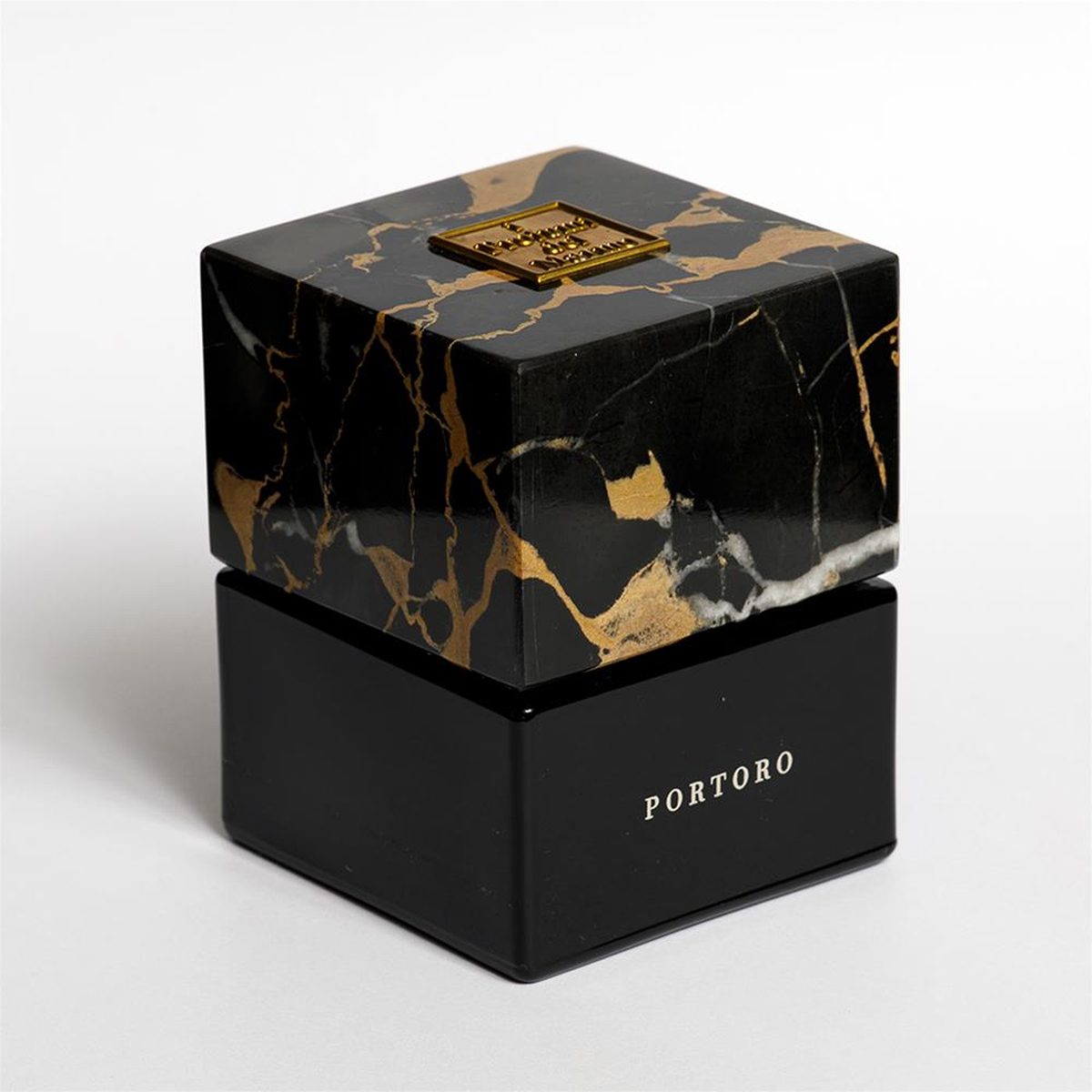 Eau de parfum Portoro I Profumi del Marmo 50 ml flacon noir bouchon marbre veiné d'or