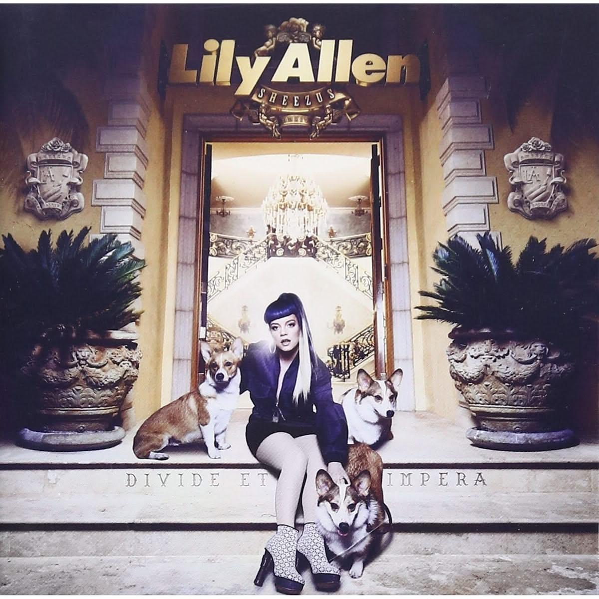 Pochette de l'album 'Sheezus' de Lily Allen avec la chanteuse assise sur des marches entourée de corgis, devant un manoir luxueux.
