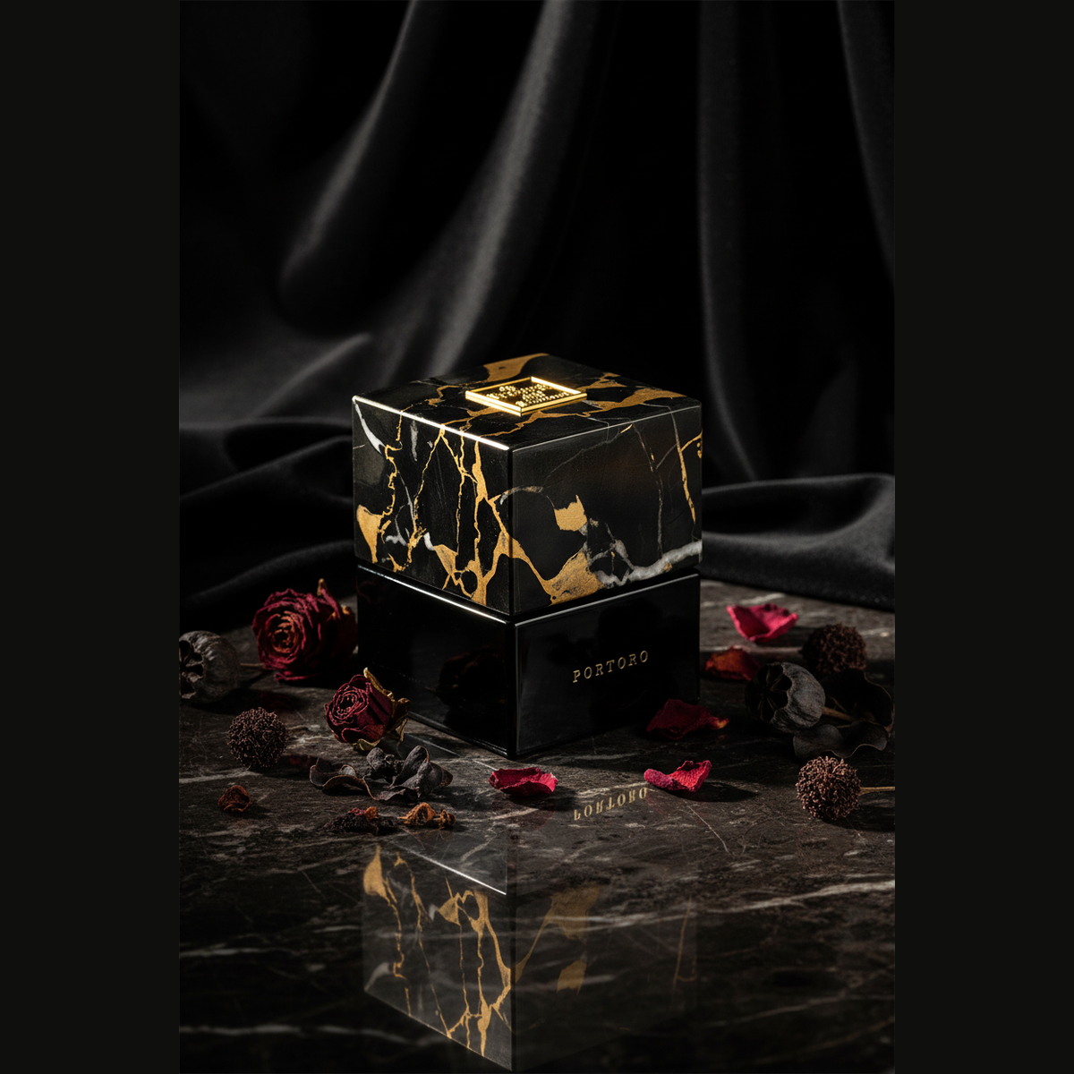 Eau de parfum Portoro I Profumi del Marmo 50 ml flacon noir bouchon marbre veiné d'or