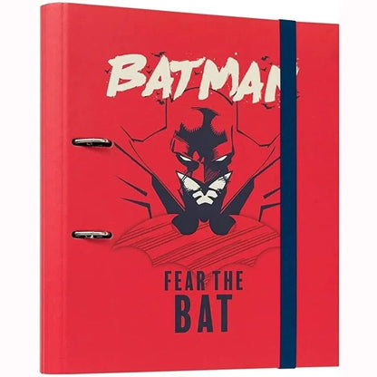 Classeur rigide A4 Batman Fear The Bat DC Comics — couverture rouge avec illustration Batman sombre, élastique de fermeture bleu marine, 2 anneaux