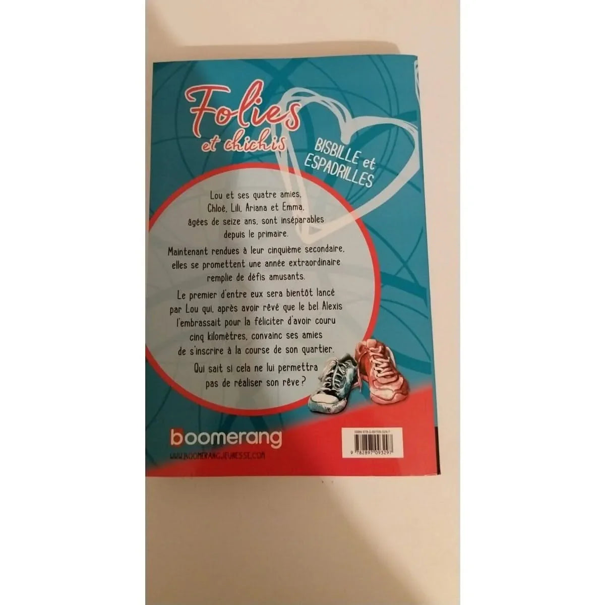 Folies et chichis. Bisbille et espadrilles